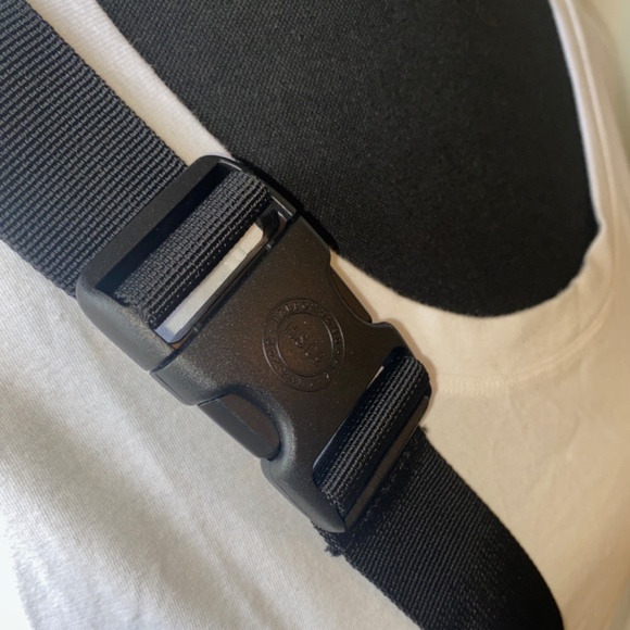 Herschel Supply Co Raptors 2019 NBA Champs Hip Pack - Picture 5 of 6